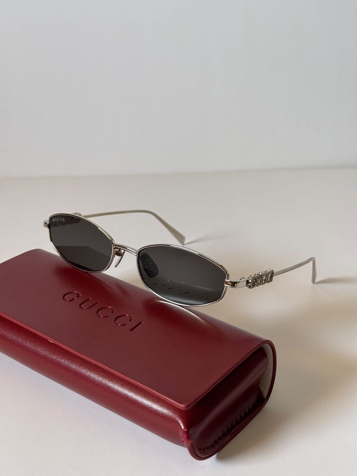 Gucci GG1802S Crystal-Embellished Oval Sunglasses